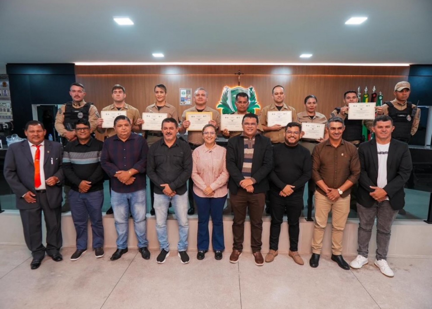 Câmara de Esperança concede Voto de Aplausos a policiais militares por relevantes serviços prestados (26/05/2026)